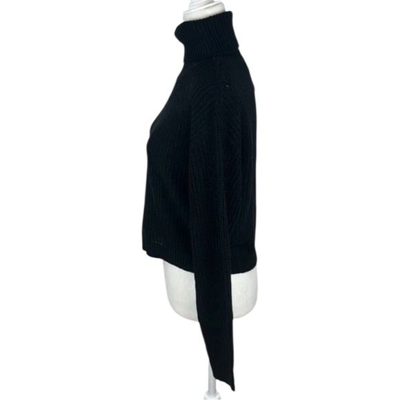 Nasty Gal Black Turn On Turtleneck Cropped Sweater Size L NWT - Picture 3 of 9
